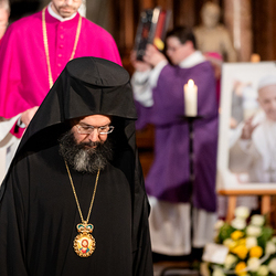 Stephansdom: Österreich nahm Abschied von Papst Franziskus / Erzdiözese Wien/ Schönlaub, Stephan Schönlaub Stephansdom: Österreich nahm Abschied von Papst Franziskus