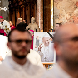 Stephansdom: Österreich nahm Abschied von Papst Franziskus / Erzdiözese Wien/ Schönlaub, Stephan Schönlaub Stephansdom: Österreich nahm Abschied von Papst Franziskus